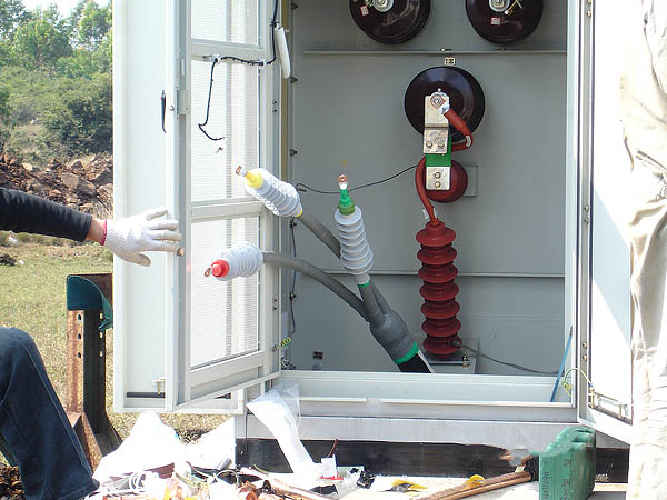 停車場(chǎng)墻柱面涂裝