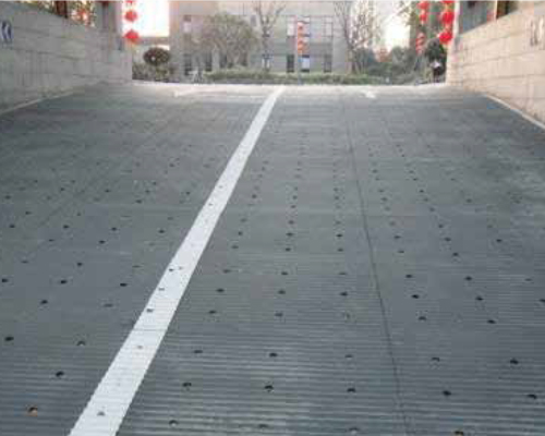 停車場(chǎng)橡膠坡道